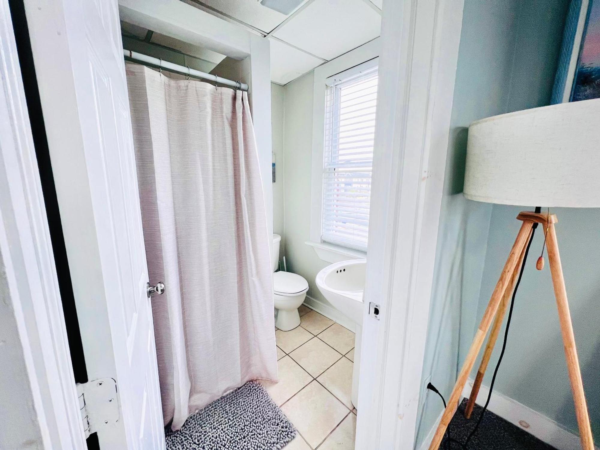 Entire Lovely 3 Bedroom, 2 Bathroom Apartment! 1 Block To The Beach And Boardwalk! Wildwood Bagian luar foto
