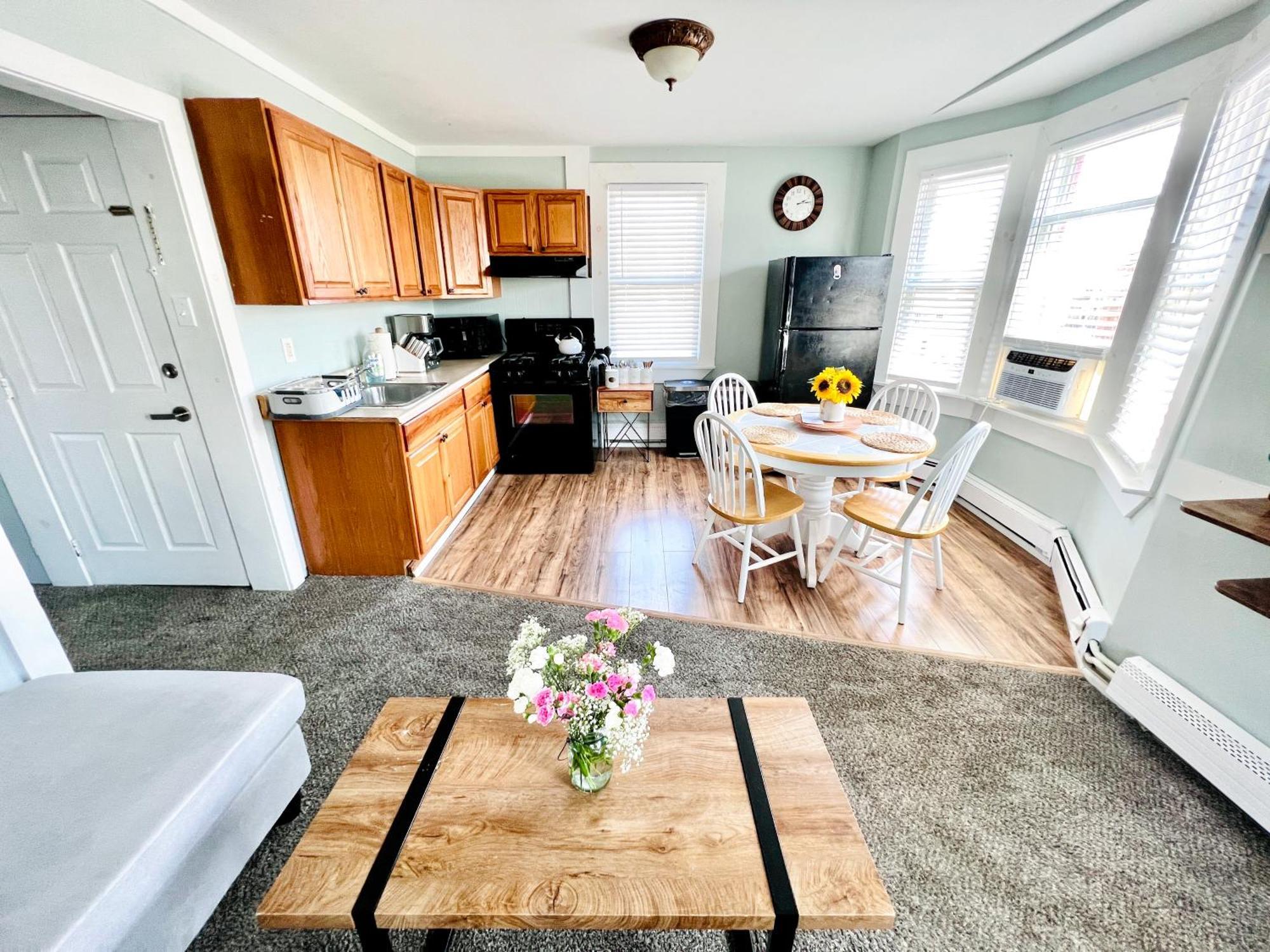 Entire Lovely 3 Bedroom, 2 Bathroom Apartment! 1 Block To The Beach And Boardwalk! Wildwood Bagian luar foto