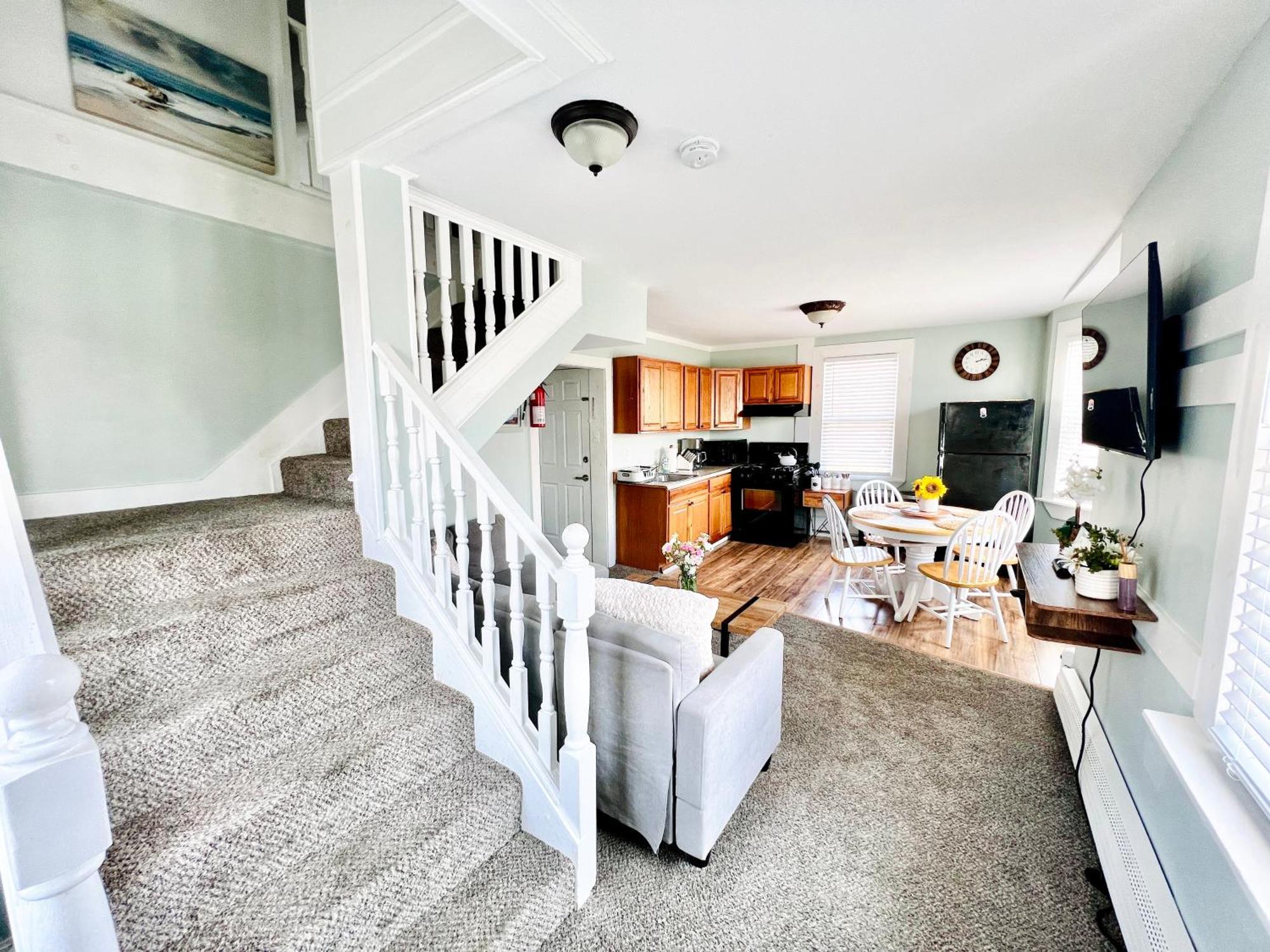 Entire Lovely 3 Bedroom, 2 Bathroom Apartment! 1 Block To The Beach And Boardwalk! Wildwood Bagian luar foto